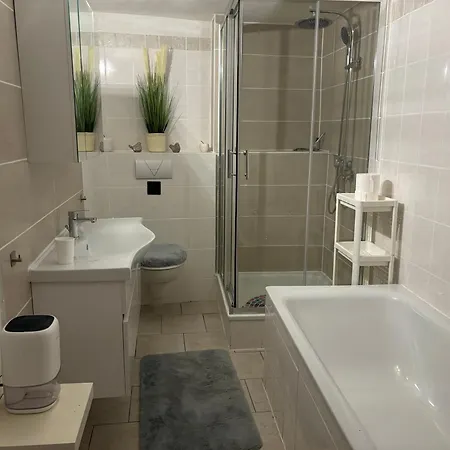 住宿加早餐酒店 Eifeltoerchen 3*